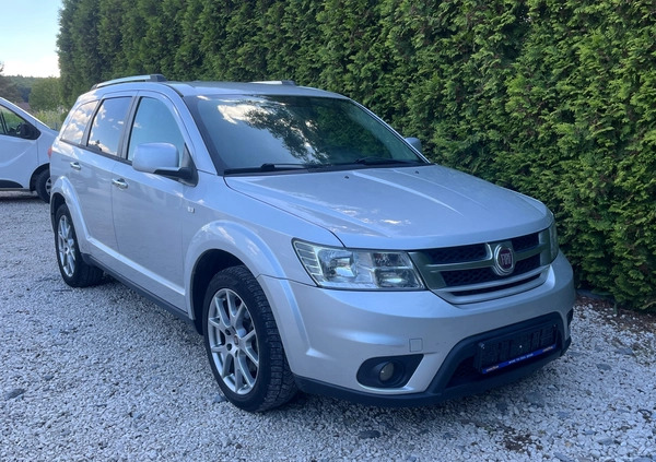 Fiat Freemont cena 29900 przebieg: 337000, rok produkcji 2014 z Dębica małe 121